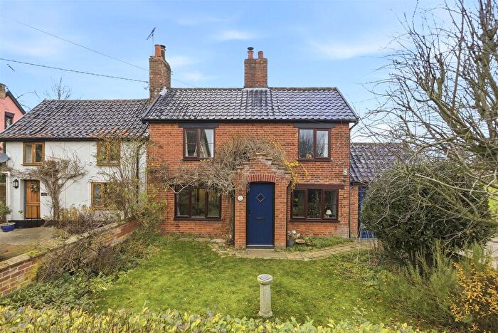 3 Bedroom Semi-Detached House For Sale In Pulham St. Mary, IP21