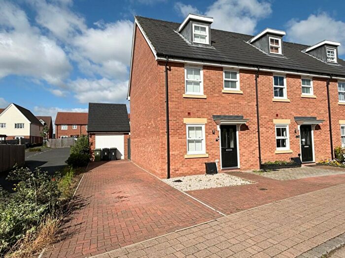 3 Bedroom End Of Terrace House To Rent In Dering Corner, Biggleswade, SG18