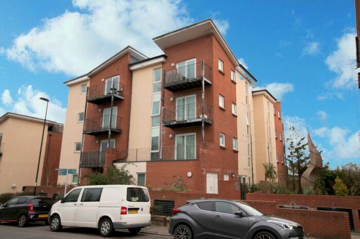 1 Bedroom Apartment To Rent In Portswood Road, Southampton, Hampshire, SO17