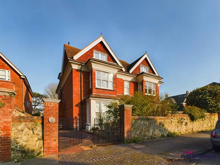 2 Bedroom Flat To Rent In Grassington Road, Meads, Eastbourne, BN20