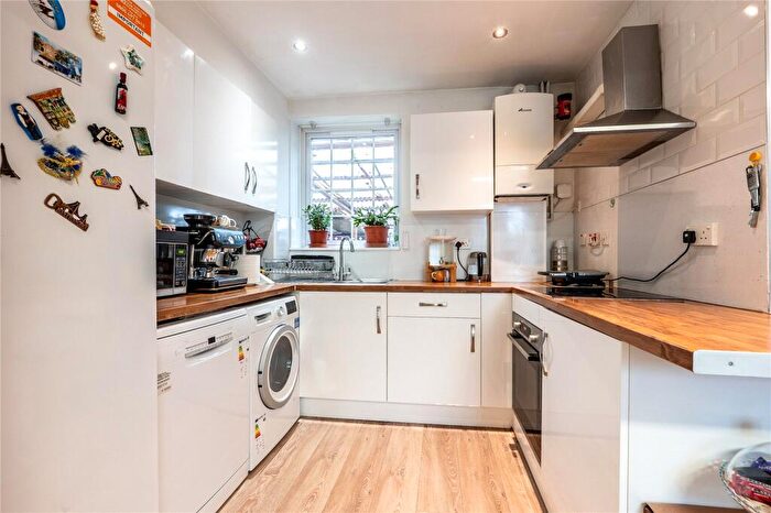 3 Bedroom Terraced House For Sale In St. Peters Road, Didcot, Oxfordshire, OX11