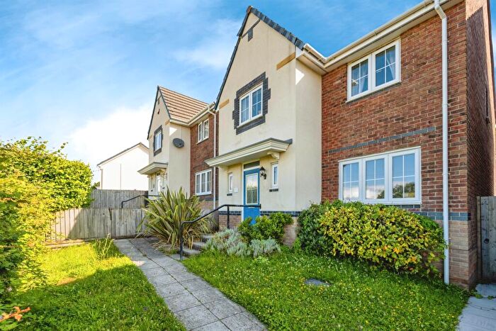 4 Bedroom Detached House For Sale In Bryn Uchaf, Bryn, Llanelli, SA14
