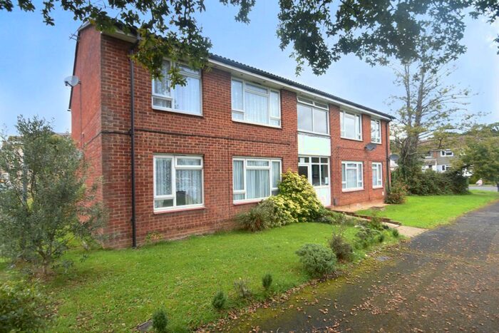 1 Bedroom Flat To Rent In Simmons Close, Hedge End, Southampton, Hampshire, SO30