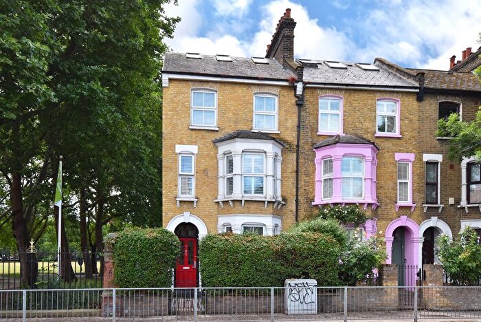1 Bedroom Flat To Rent In Evelyn Street, London, Greater London, SE8