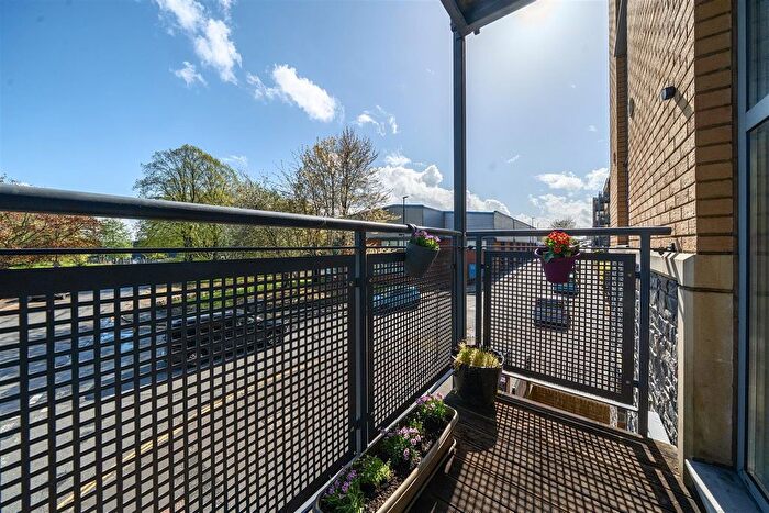 2 Bedroom Flat For Sale In Talavera Close, Bristol, BS2