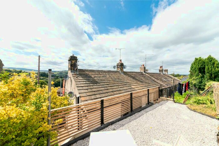 1 Bedroom Apartment To Rent In Cinderhills Road, Holmfirth, West Yorkshire, HD9