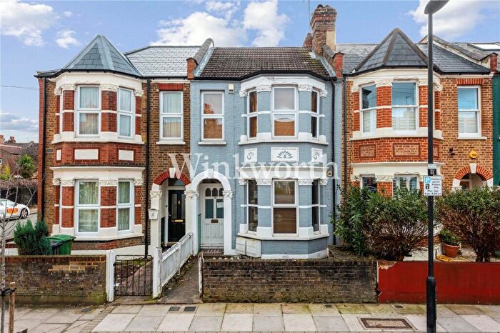 1 Bedroom Apartment To Rent In Rutland Gardens, London, N4