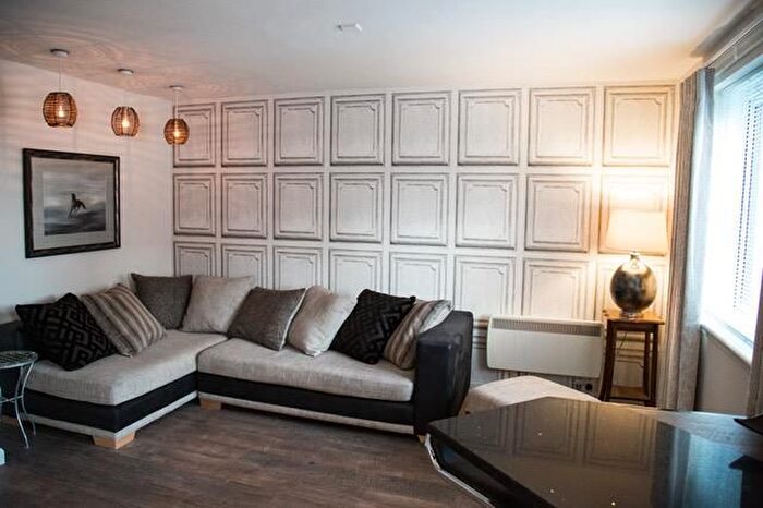 1 Bedroom Flat To Rent In Moira Terrace, Edinburgh, EH7