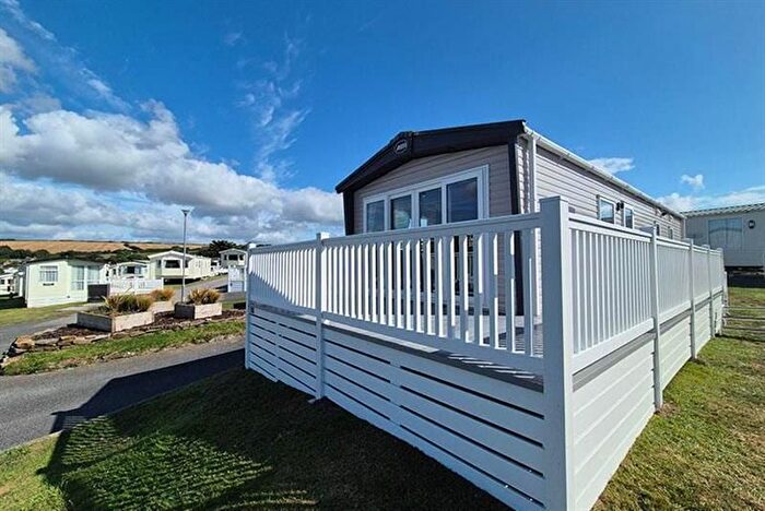 2 Bedroom Park Home For Sale In Newquay, TR8