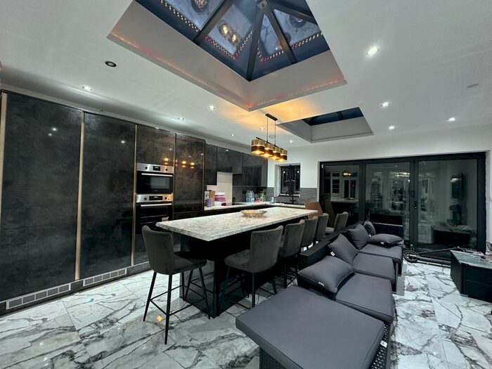 4 Bedroom Semi-Detached House To Rent In Alderney Gardens, Northolt, UB5