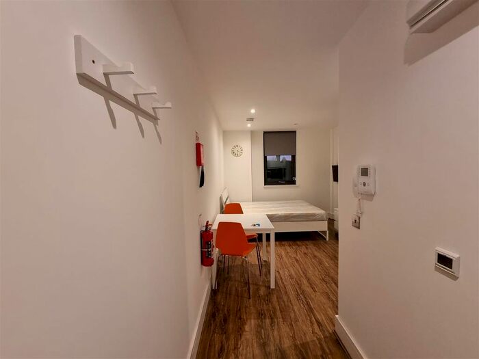 Studio To Rent In Willoughby Road, Turnpike Lane, London, N8