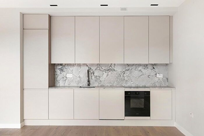 2 Bedroom Flat For Sale In Sutherland Road, London, W13