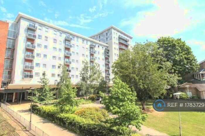 2 Bedroom Flat To Rent In Becket House, Brentwood, CM14