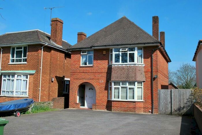 4 Bedroom Detached House To Rent In Portswood Road, Southampton, SO17