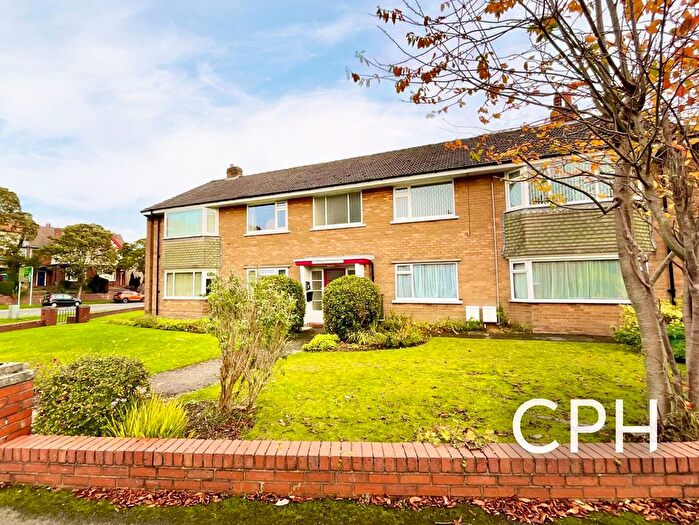 2 Bedroom Flat For Sale In Malvern Crescent, Scarborough, YO12