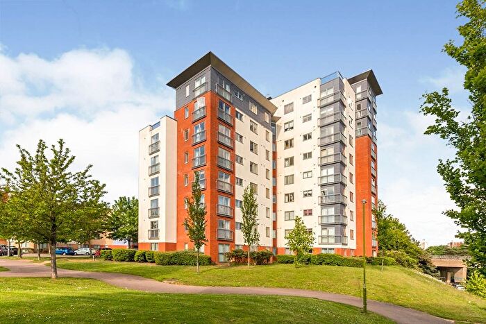 2 Bedroom Flat To Rent In Kilby Road, Stevenage, Hertfordshire, SG1