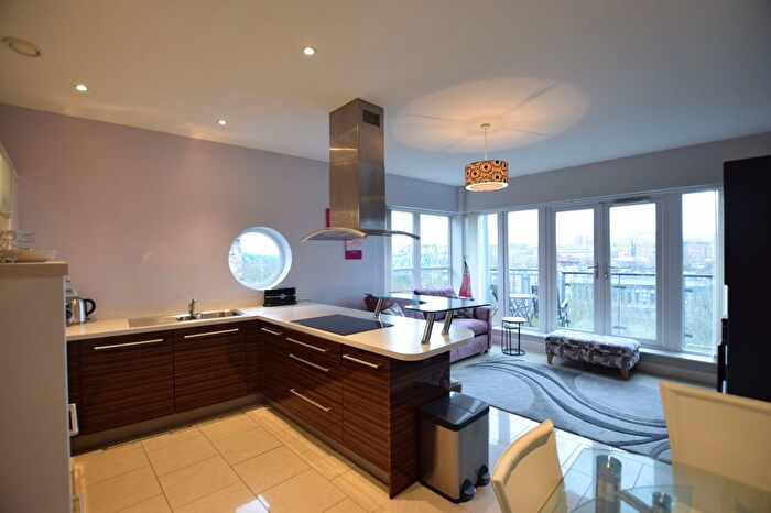 1 Bedroom Flat To Rent In Worsdell Drive, Gateshead, NE8