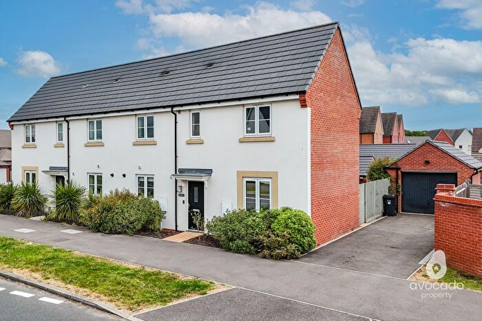 3 Bedroom Semi Detached House For Sale In Bolton Drive, Shinfield Meadows, RG2