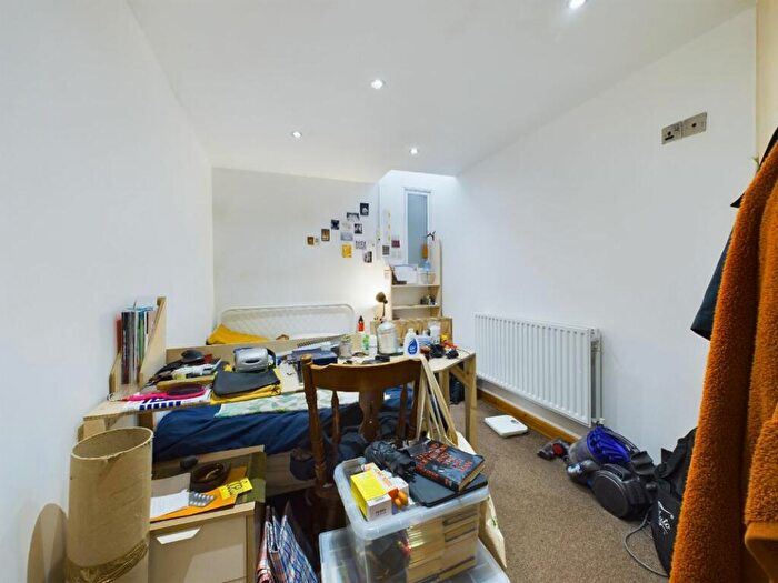 2 Bedroom Flat For Sale In Flat D, Old Ford Road, Tower Hamlets, London, E3