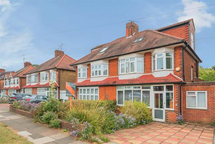 4 Bedroom Semi-Detached House To Rent In Chanctonbury Way, London, N12