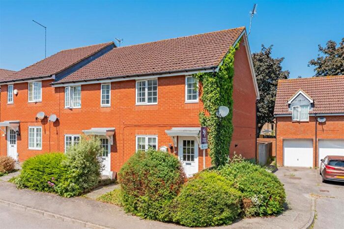 3 Bedroom End Of Terrace House For Sale In Rye Close, Burton Latimer, Kettering, NN15
