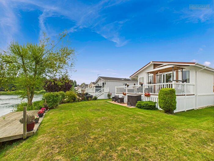 2 Bedroom Park Home For Sale In Yarwell Mill, Yarwell, Peterborough, PE8