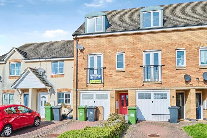 3 Bedroom Town House For Sale In Beaumont Way, Hampton Hargate, Peterborough, PE7