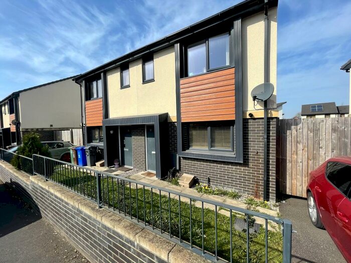 2 Bedroom House To Rent In Donnison St, Gorton, M12