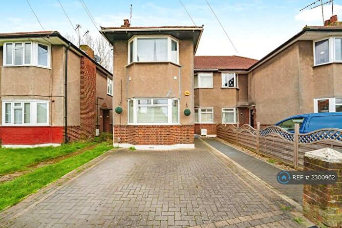 2 Bedroom Maisonette To Rent In Berkeley Close, Ruislip, HA4
