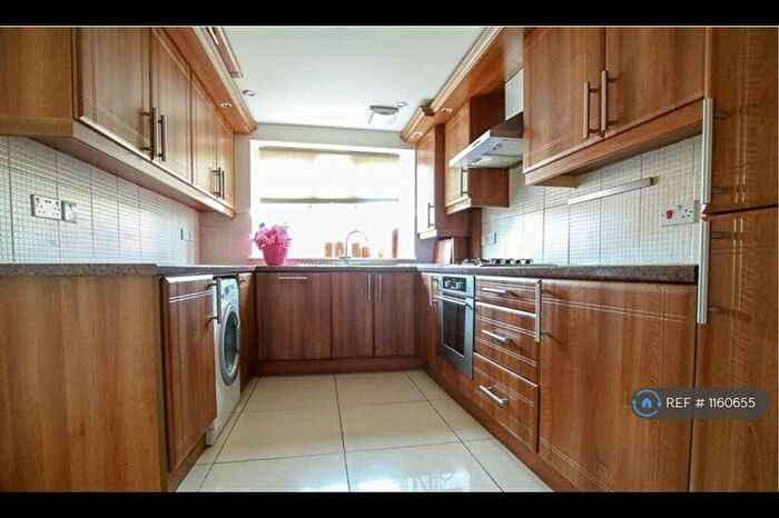 3 Bedroom Semi-Detached House To Rent In Creasy Court, Waltham Cross, EN8