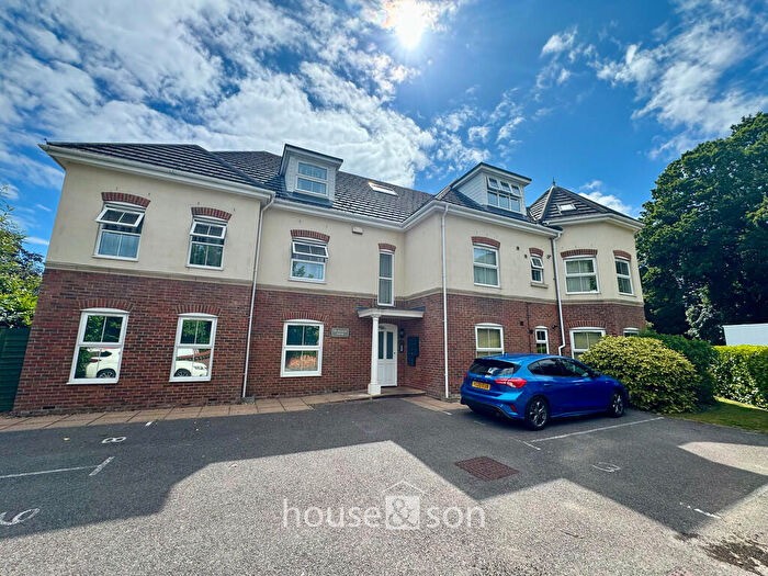 3 Bedroom Apartment To Rent In Charminster Road, Charminster, BH8