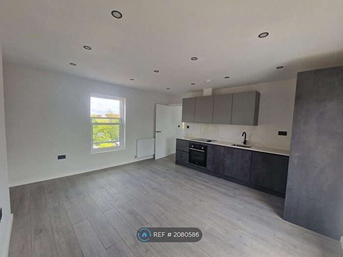 2 Bedroom Flat To Rent In London Road, Sevenoaks, TN13