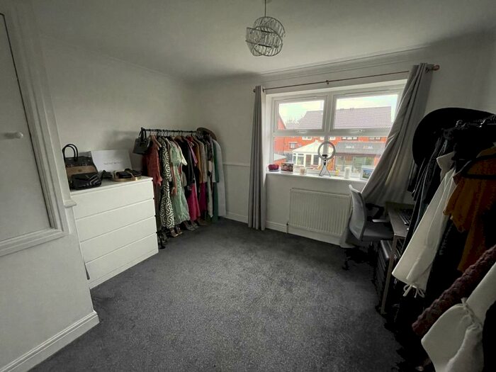 2 Bedroom Semi-Detached House To Rent In Hopefield Grove, Rothwell, LS26