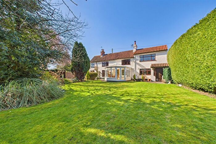 4 Bedroom Cottage For Sale In Crab Lane, North Muskham, Newark, NG23