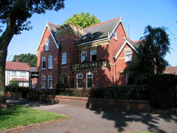 2 Bedroom Flat To Rent In Park Avenue, Hull, HU5