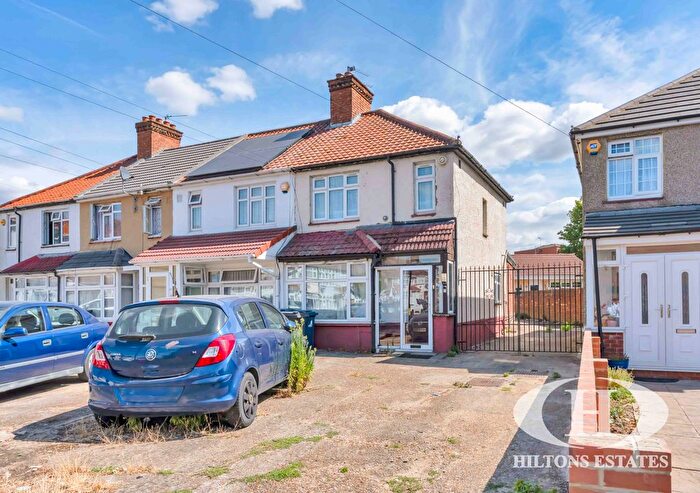 2 Bedroom End Terrace House For Sale In Derley Road, Southall, UB2