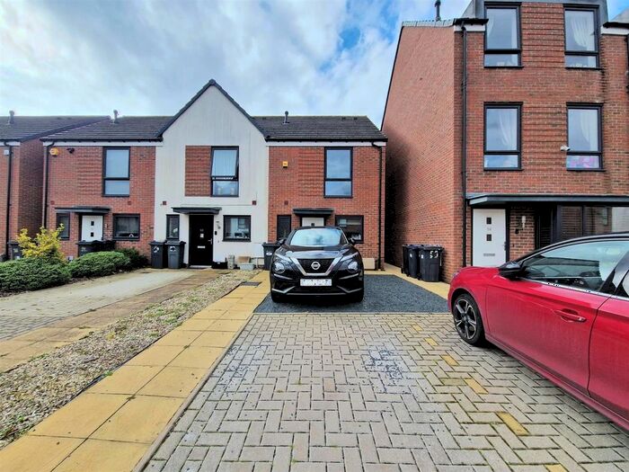 2 Bedroom End Of Terrace House To Rent In Topland Grove, Northfield, Birmingham, B31