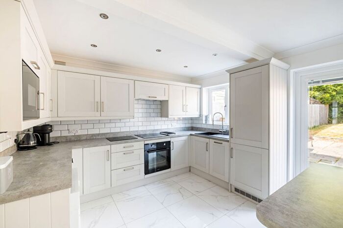 3 Bedroom End Of Terrace House For Sale In Lincolns Mead, Lingfield, RH7