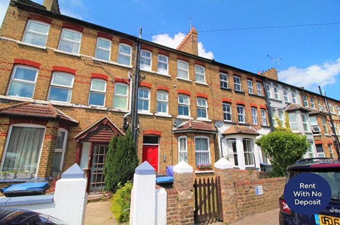 1 Bedroom Flat To Rent In Queens Road, Westgate On Sea, Kent, CT8