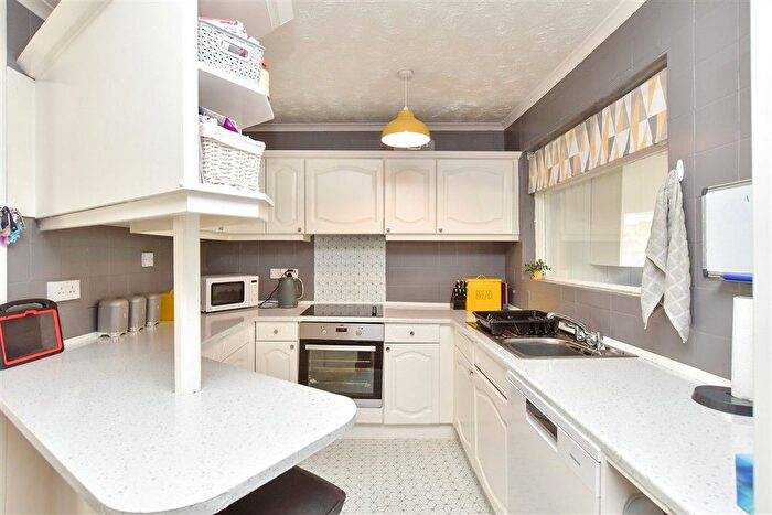 3 Bedroom Terraced House For Sale In Horsted Avenue, Chatham, Kent, ME4