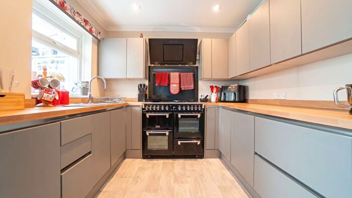 3 Bedroom End Of Terrace House For Sale In Wellswood Gardens, Exeter, EX4