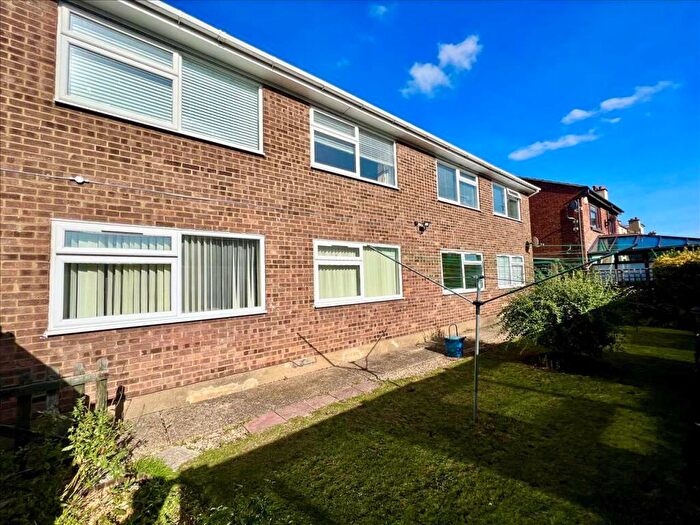 2 Bedroom Apartment To Rent In Westcliff On Sea, SS0