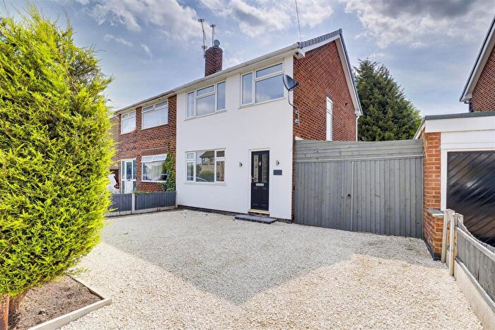 3 Bedroom Semi Detached House For Sale In Oakleys Road, Long Eaton, Nottinghamshire, NG10