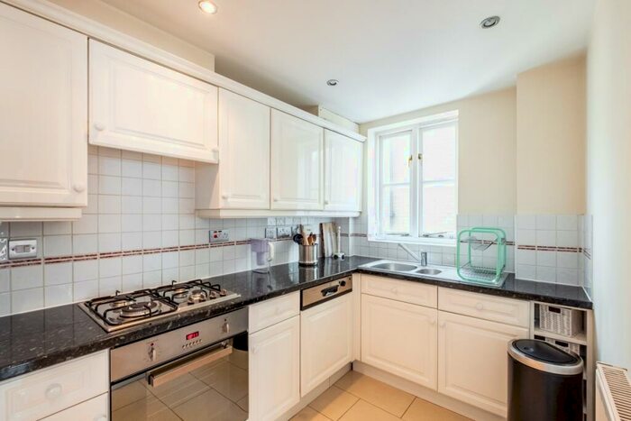 2 Bedroom Apartment To Rent In Folgate Street London, E1