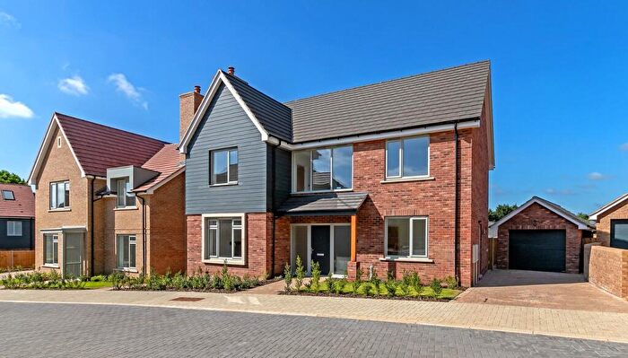 4 Bedroom Detached House For Sale In Chequer Tree Way, Maulden, Bedfordshire, MK45