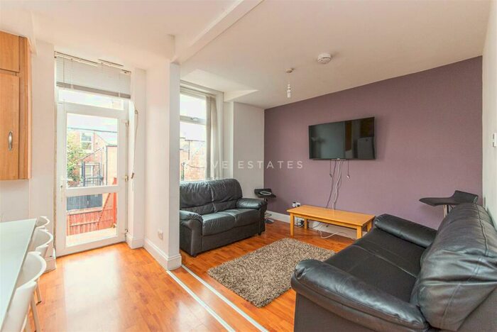 5 Bedroom Maisonette To Rent In Dinsdale Road, Sandyford, Newcastle Upon Tyne, NE2