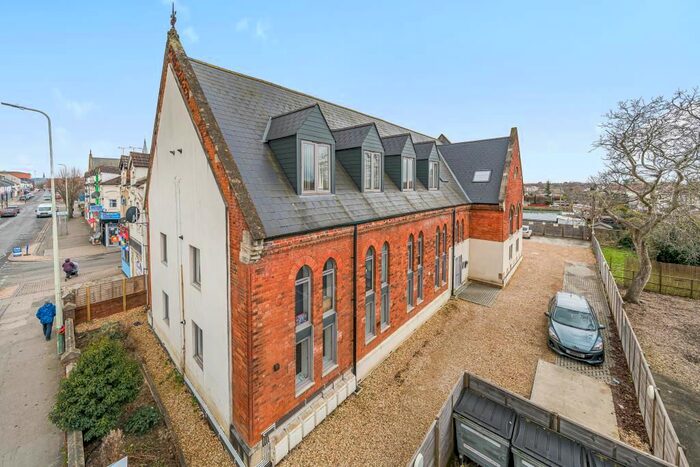 2 Bedroom Flat To Rent In Swindon, Wiltshire, SN2