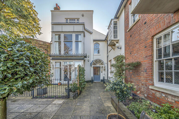 2 Bedroom Apartment To Rent In West Hill Court, Kings Road, Henley-on-Thames, Oxfordshire, RG9