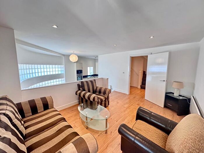 2 Bedroom Apartment To Rent In The Axis, City Centre, NG1