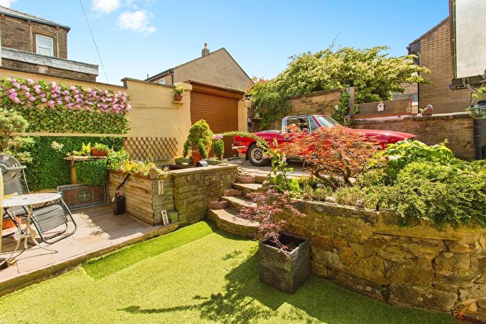 5 Bedroom End Of Terrace House For Sale In Albion Street, Burnley, Lancashire, BB11
